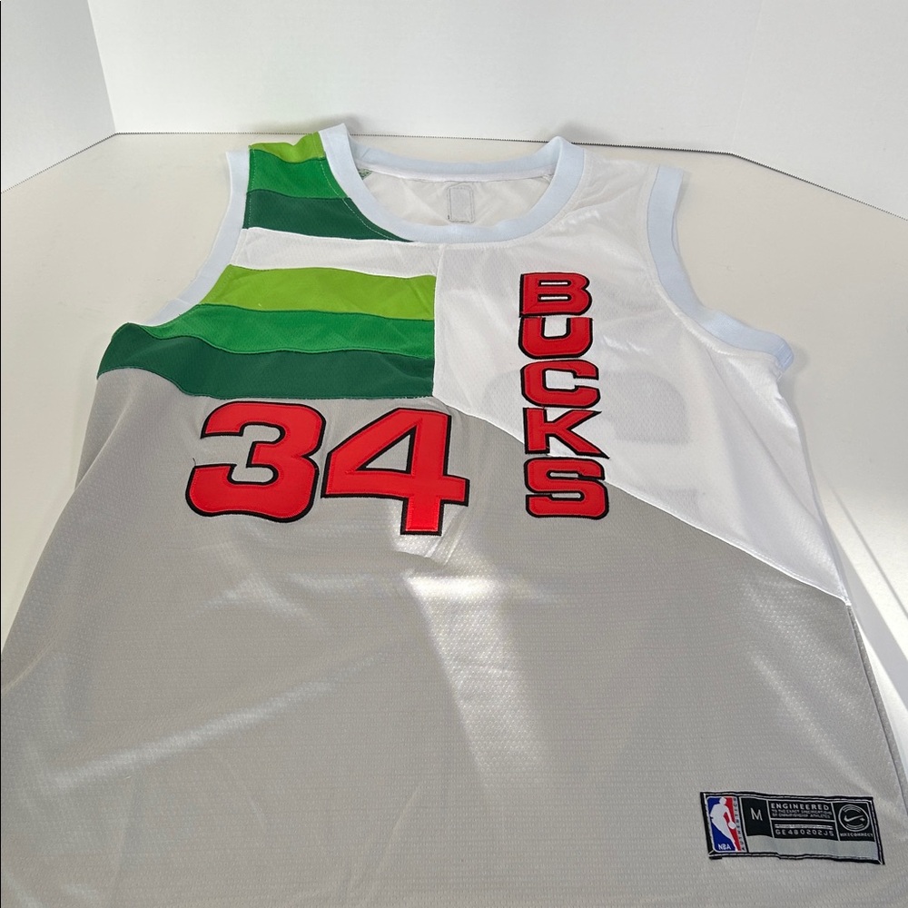 Nike Men's Giannis Antetokounmpo Milwaukee Bucks Jersey